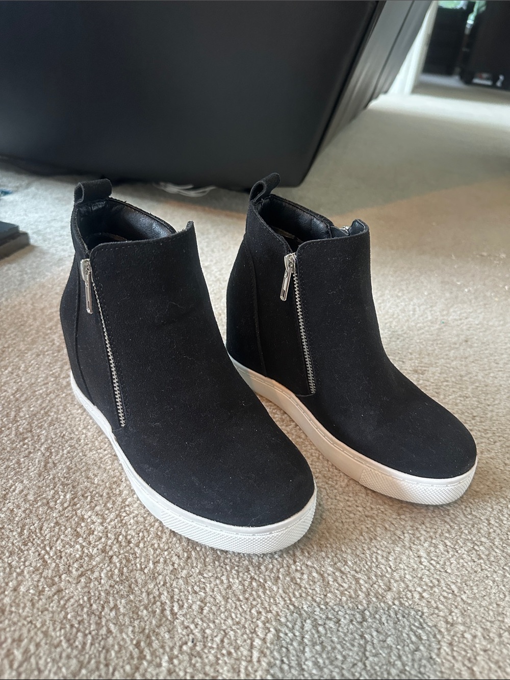 Girls Black Wedge Sneaker Boot with Side Zippers - 5.5